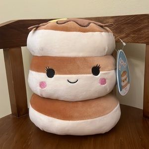 8” Rayen Squishmallows